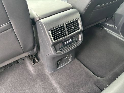 Used 2026 Volkswagen Atlas SE FWD image 25