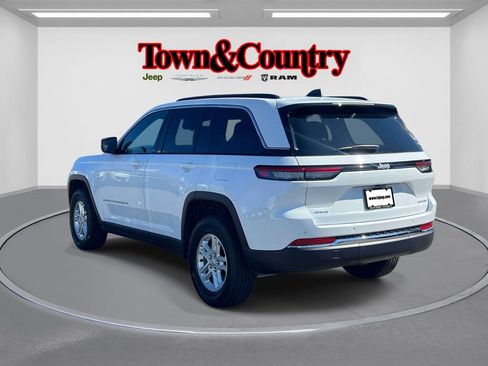 Certified 2025 Jeep Grand Cherokee Laredo image 7