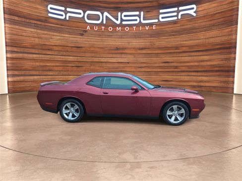 Used 2020 Dodge Challenger SXT w/ Driver Convenience Group image 8