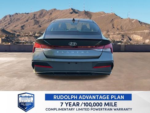 Used 2025 Hyundai Elantra Sport image 5