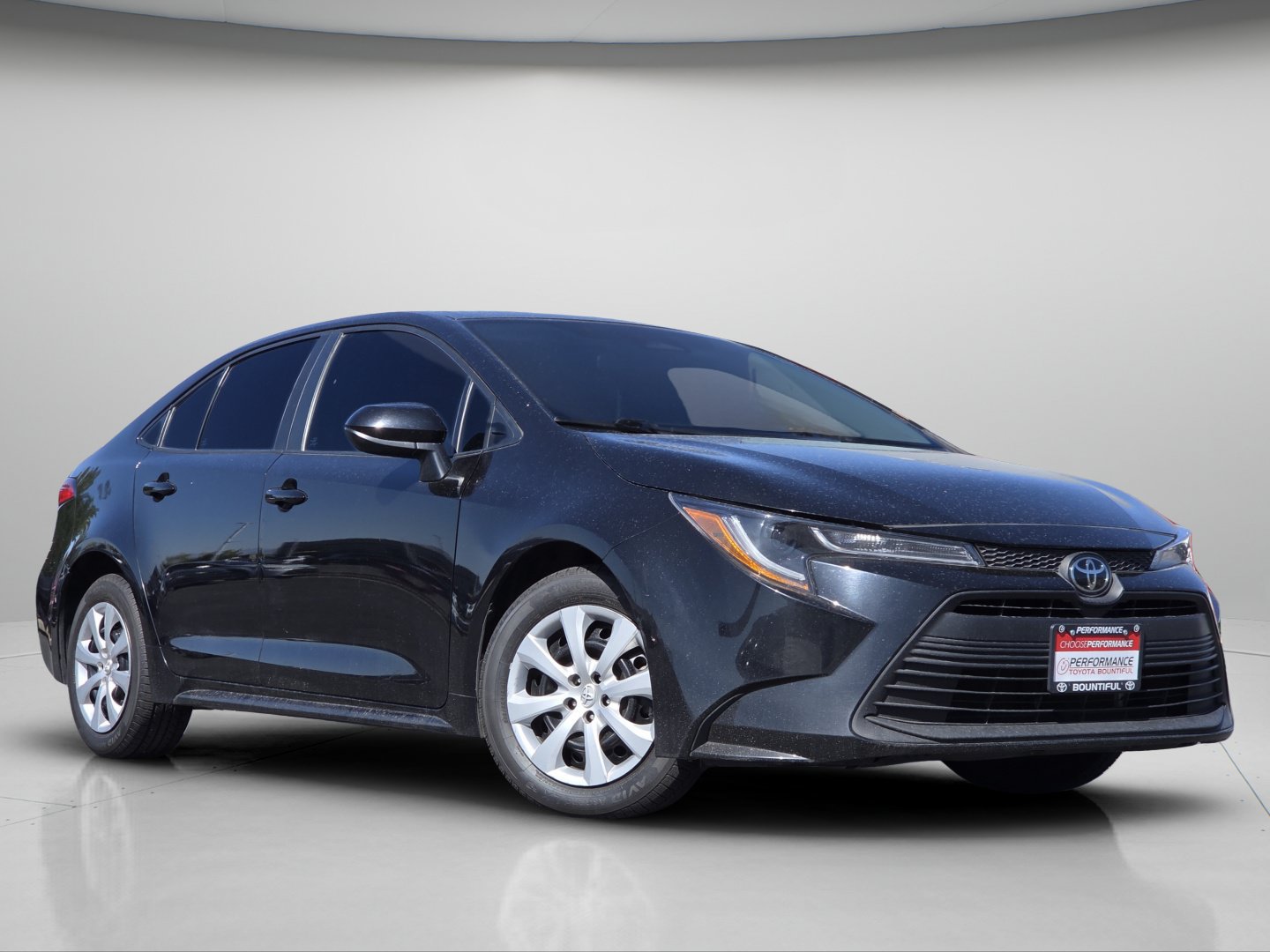 Used 2023 Toyota Corolla LE w/ Carpet Mat Package (TMS) FWD image 2