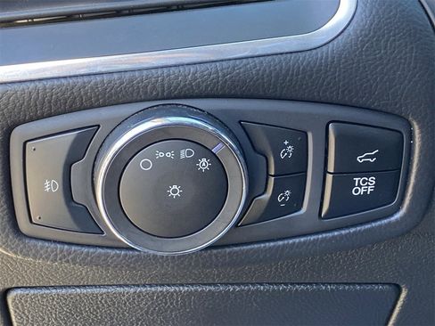 Used 2023 Ford Edge Titanium image 28