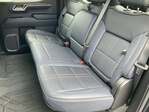 Used 2022 Chevrolet Silverado 1500 High Country w/ High Country Premium Package AWD/4WD image 39