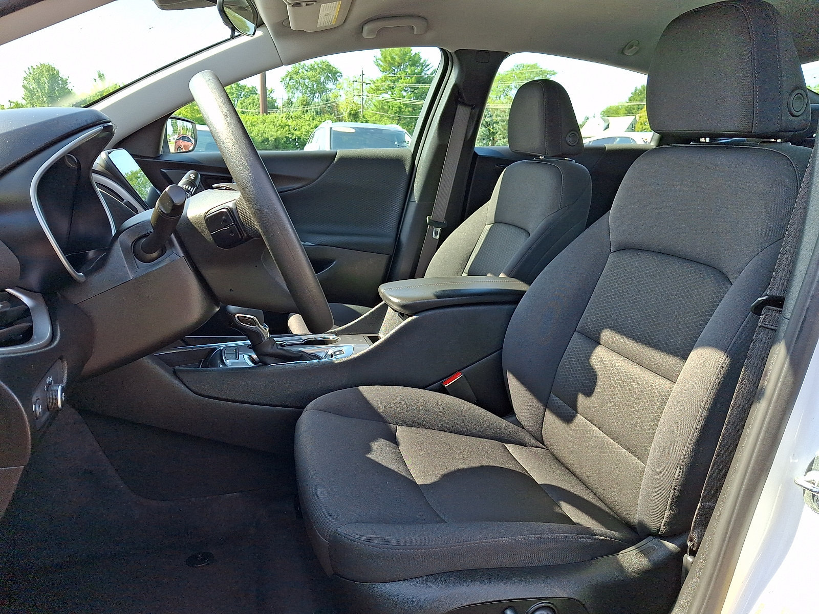 Used 2025 Chevrolet Malibu LT FWD image 13
