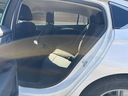 Used 2019 Buick Regal Preferred w/ Sights and Sounds Package FWD image 6