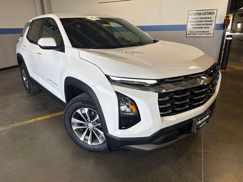Used 2026 Chevrolet Equinox LT AWD/4WD image 3