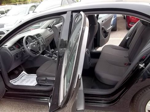 Used 2016 Volkswagen Jetta S FWD image 3