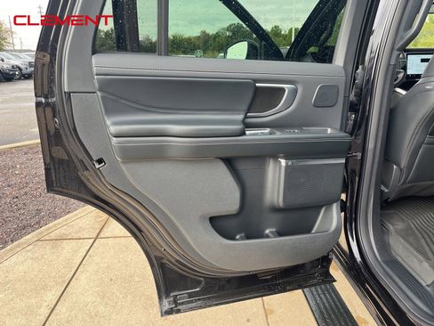 New 2025 Ford Expedition Platinum w/ Stealth Performance Package image 39