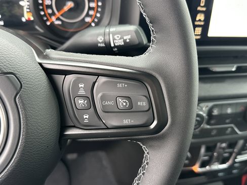 New 2026 Jeep Gladiator Sport image 17