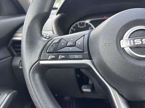 Used 2024 Nissan Altima 2.5 SV FWD image 24