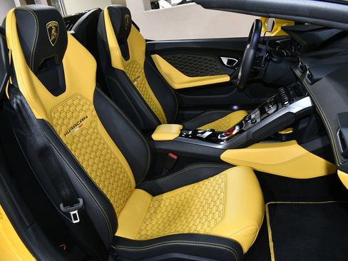 Used 2018 Lamborghini Huracan LP 580-2 image 8