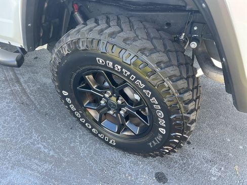 Certified 2024 Jeep Gladiator Sport image 7