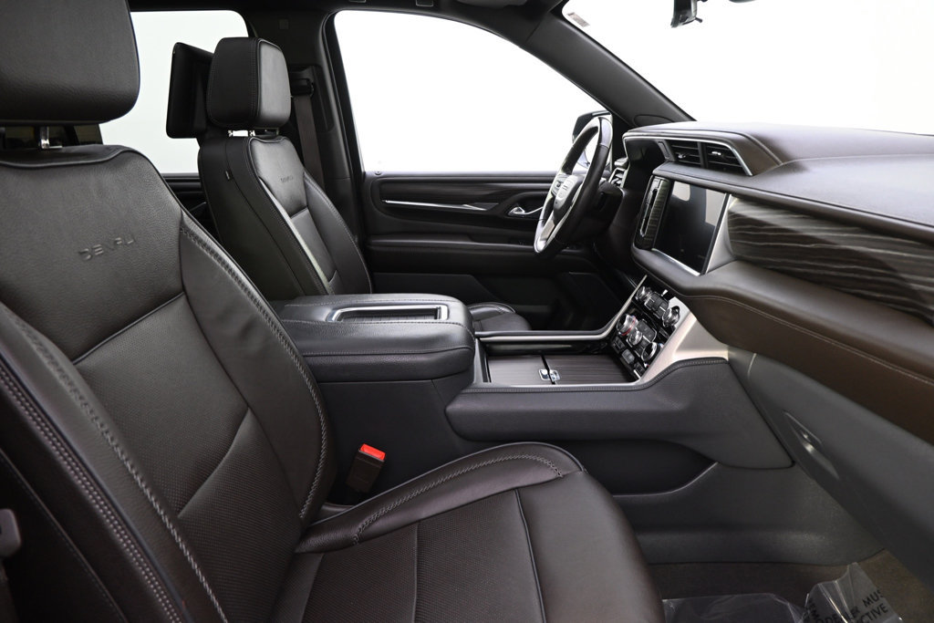 Used 2021 GMC Yukon Denali w/ Denali Premium Package AWD/4WD image 16