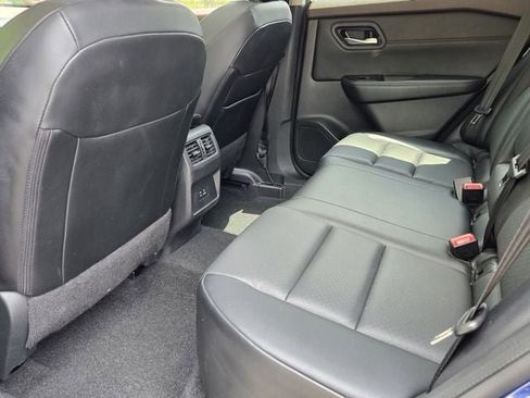 Used 2023 Nissan Rogue SV w/ SV Premium B Package FWD image 11