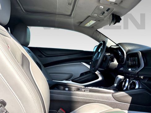 Used 2018 Chevrolet Camaro SS image 10