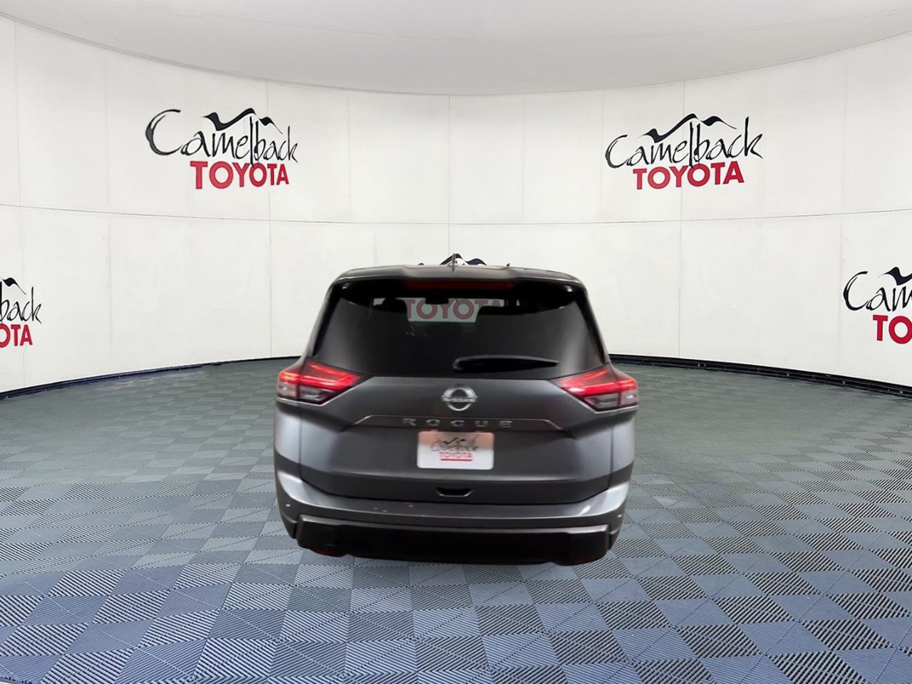 Used 2025 Nissan Rogue SV FWD image 9