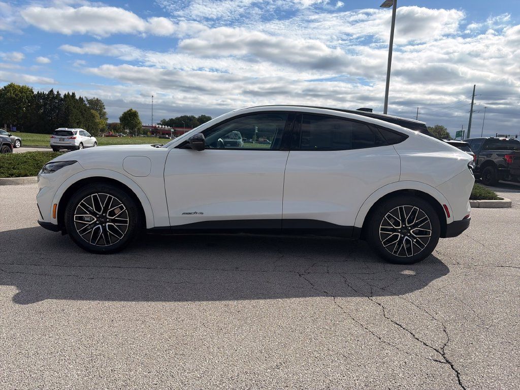 Used 2025 Ford Mustang Mach-E Premium AWD/4WD image 4