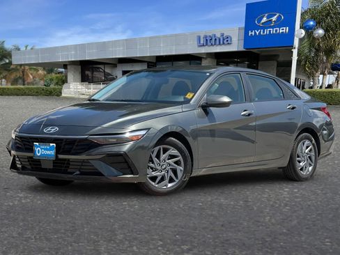 Used 2024 Hyundai Elantra SEL FWD image 1