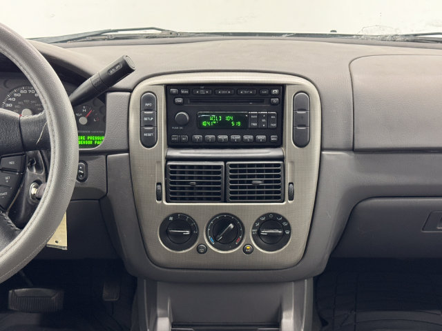 Used 2005 Ford Explorer XLT RWD image 4