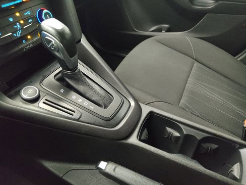 Used 2015 Ford Focus SE image 26