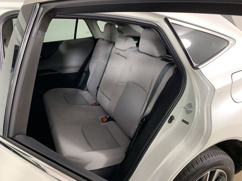 Used 2021 Toyota Venza LE image 26