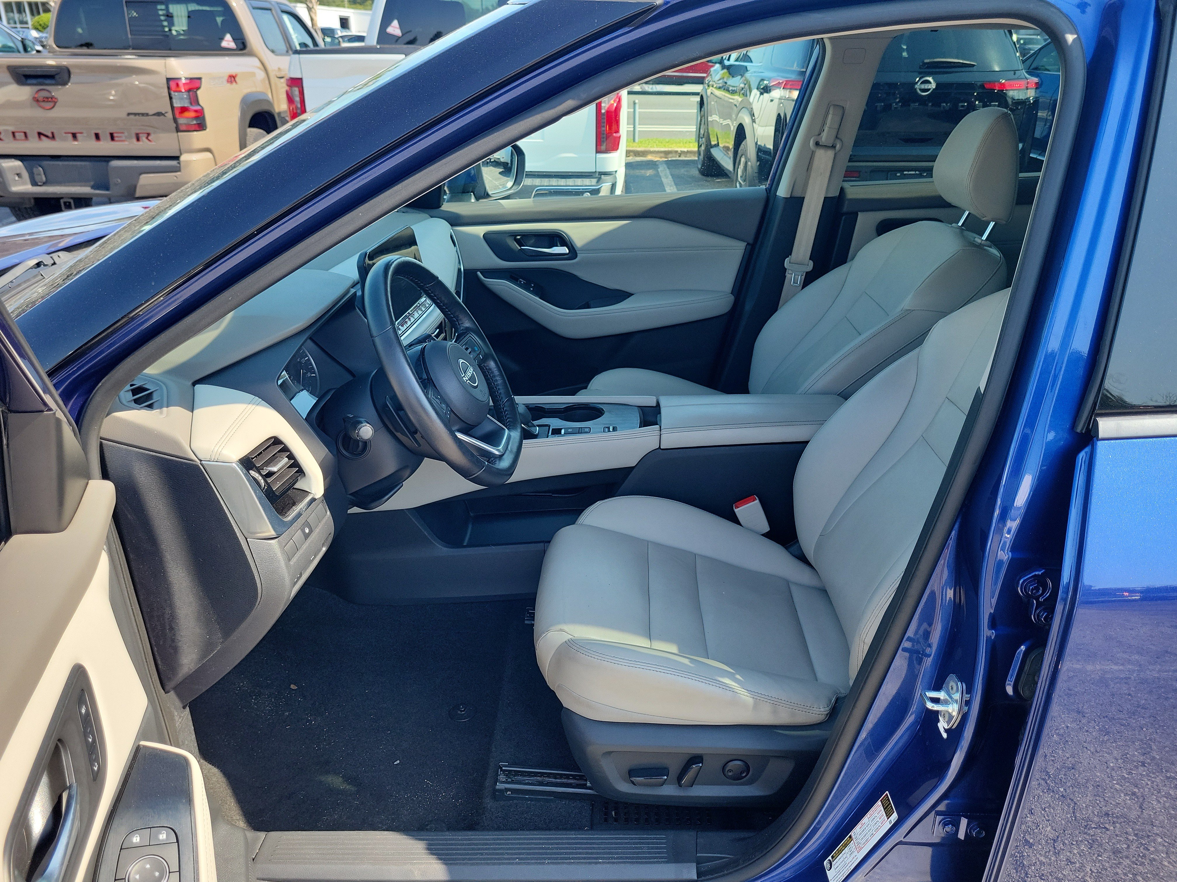 Certified 2023 Nissan Rogue SL w/ SL Premium Package FWD image 13