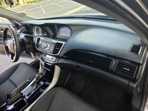 Used 2017 Honda Accord LX image 36
