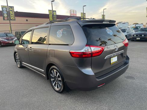 Used 2019 Toyota Sienna image 5