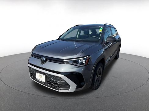 Used 2026 Volkswagen Taos S FWD image 5