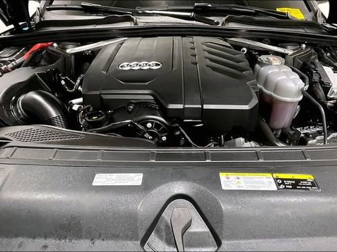 Used 2025 Audi A4 2.0T Premium AWD/4WD image 5