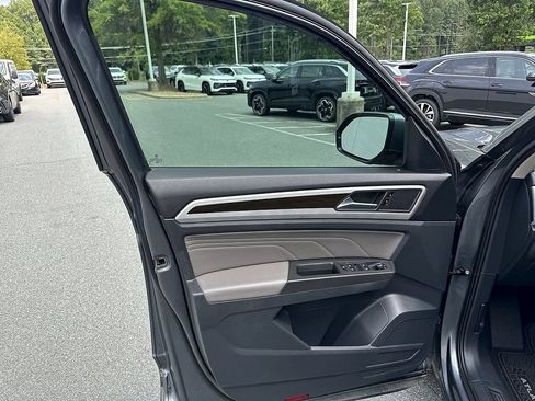 Used 2022 Volkswagen Atlas SE FWD image 14