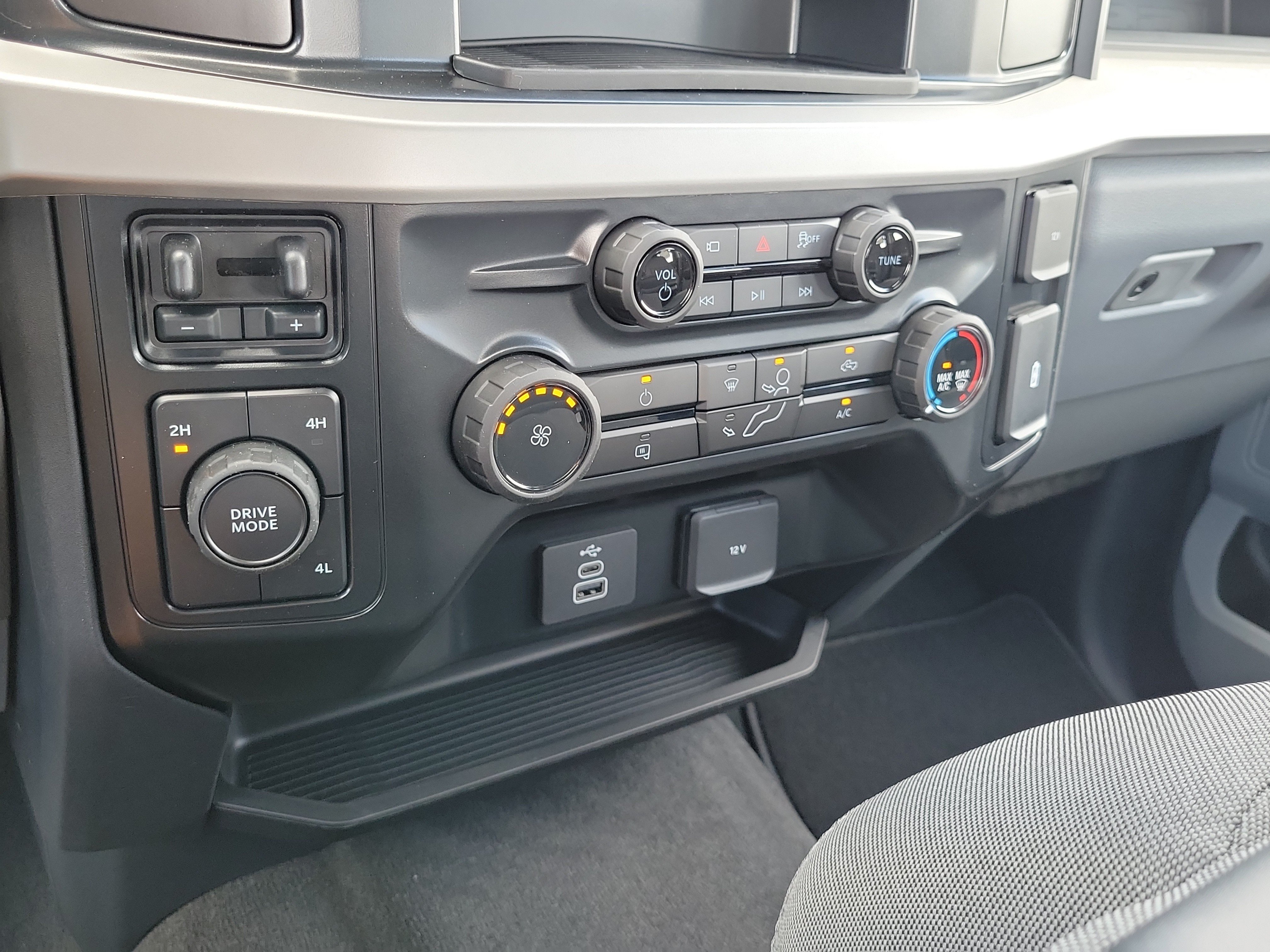 New 2026 Ford F350 XL w/ STX Appearance Package AWD/4WD image 18