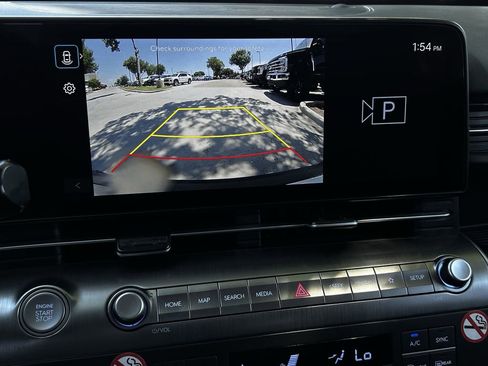 Used 2025 Hyundai Kona SEL FWD image 18