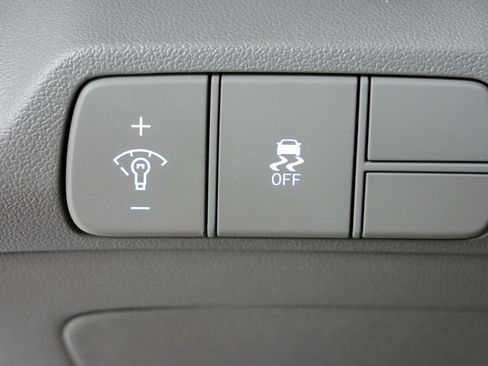 New 2025 Hyundai Elantra Sport image 16