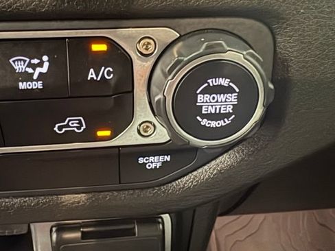 Used 2025 Jeep Wrangler Unlimited Sport AWD/4WD image 30