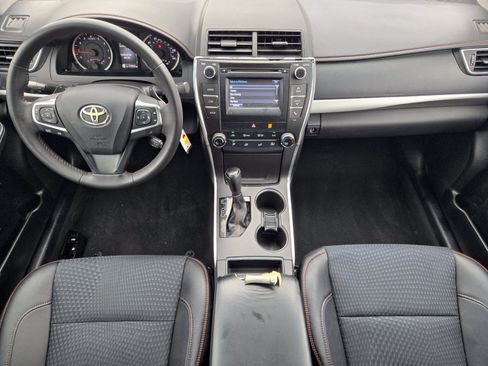 Used 2015 Toyota Camry SE FWD image 22