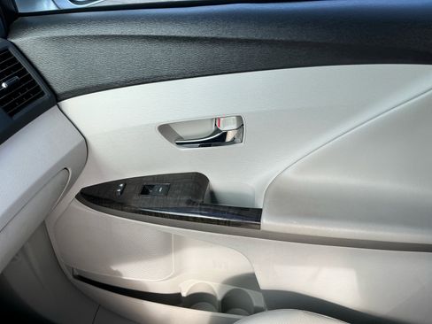 Used 2013 Toyota Venza LE image 13