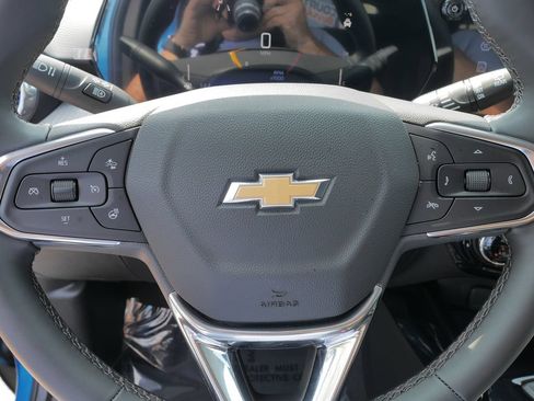 Used 2025 Chevrolet Trax LT w/ LT Convenience Package FWD image 25