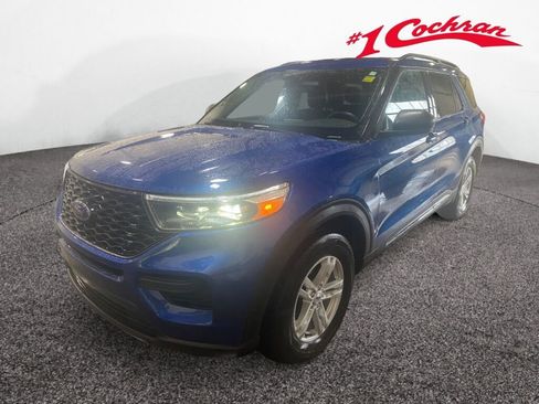 Used 2023 Ford Explorer XLT image 28