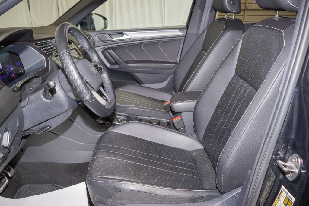 Used 2023 Volkswagen Tiguan SE R-Line AWD/4WD image 11