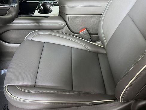 New 2026 GMC Yukon XL Elevation AWD/4WD image 14