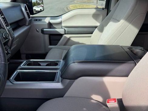 Used 2019 Ford F150 XLT w/ Equipment Group 302A Luxury AWD/4WD image 18