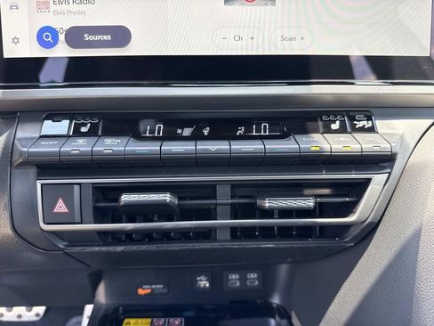 Used 2026 Toyota Camry XSE FWD image 32