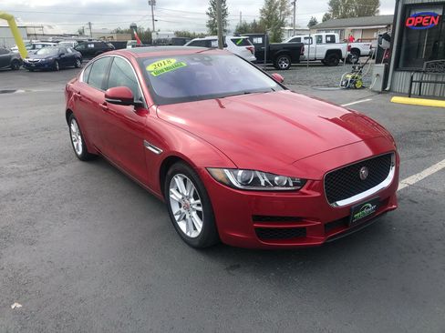 Used 2018 Jaguar XE Premium RWD image 1