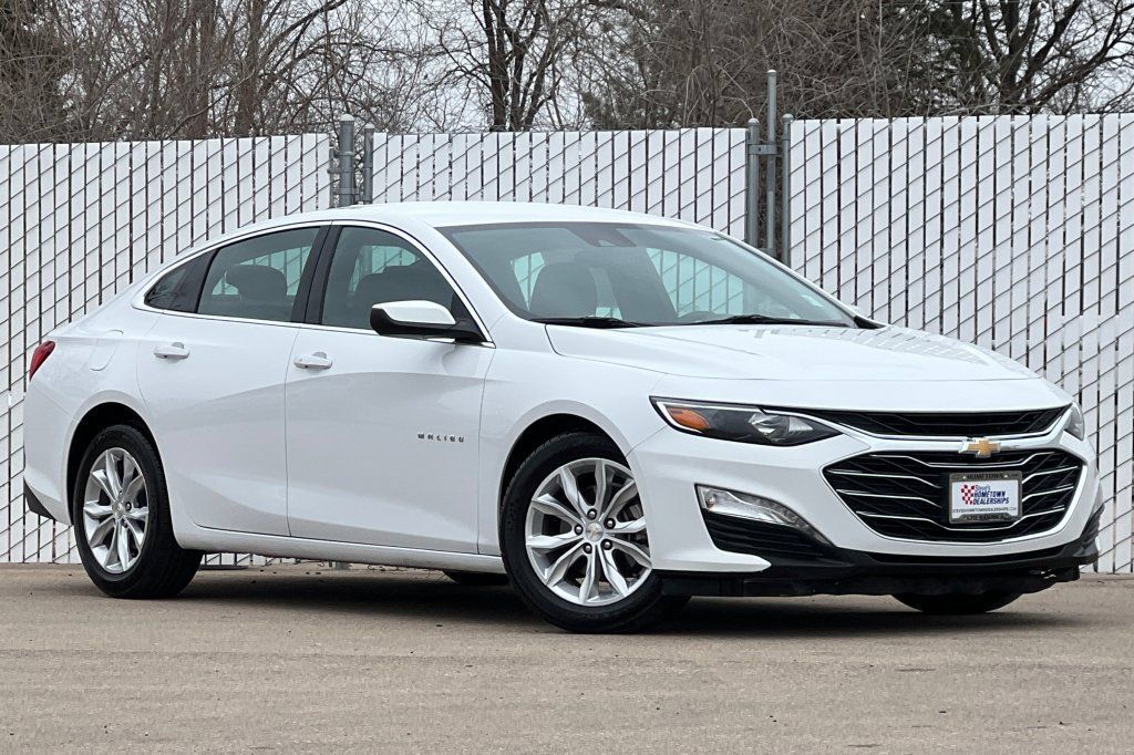 Used 2024 Chevrolet Malibu LT FWD image 2