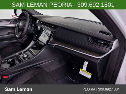 New 2026 Jeep Grand Cherokee L 4WD image 30