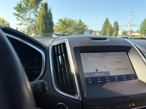 Used 2019 Ford Edge Titanium w/ Equipment Group 301A FWD image 19