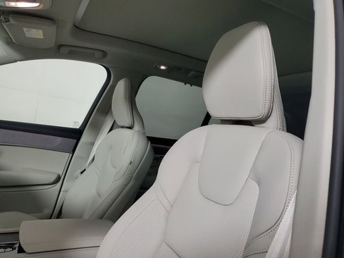 New 2026 Volvo XC90 T8 Ultra w/ Protection Package Premier AWD/4WD image 24