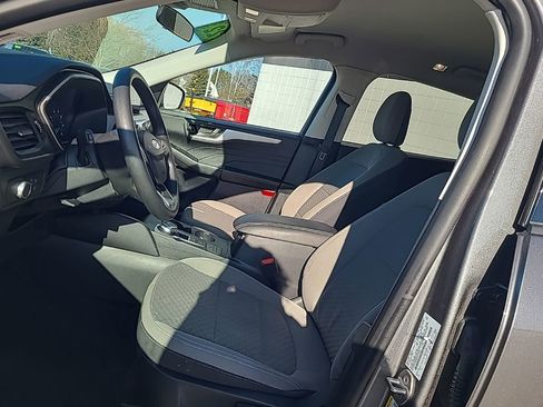 Used 2022 Ford Escape SE image 9