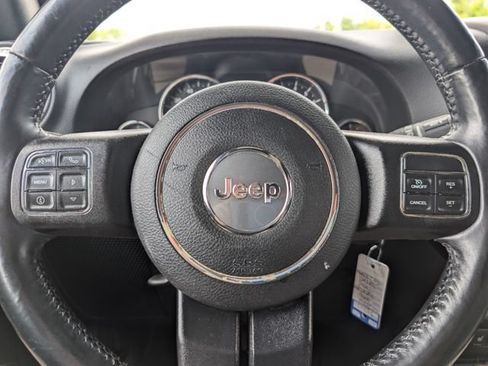 Used 2016 Jeep Wrangler Unlimited Sahara w/ Connectivity Group AWD/4WD image 20